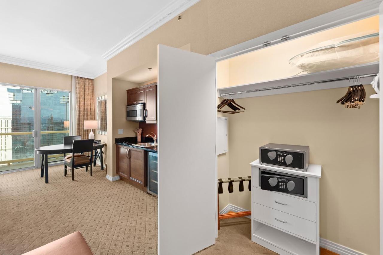 Lucky Gem Penthouse & Luxury Suites At Signature Resort, Balcony Strip View 1607 Las Vegas Exterior photo