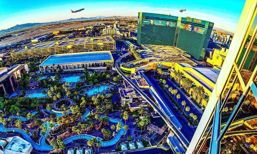 Lucky Gem Penthouse & Luxury Suites At Signature Resort, Balcony Strip View 1607 Las Vegas Exterior photo