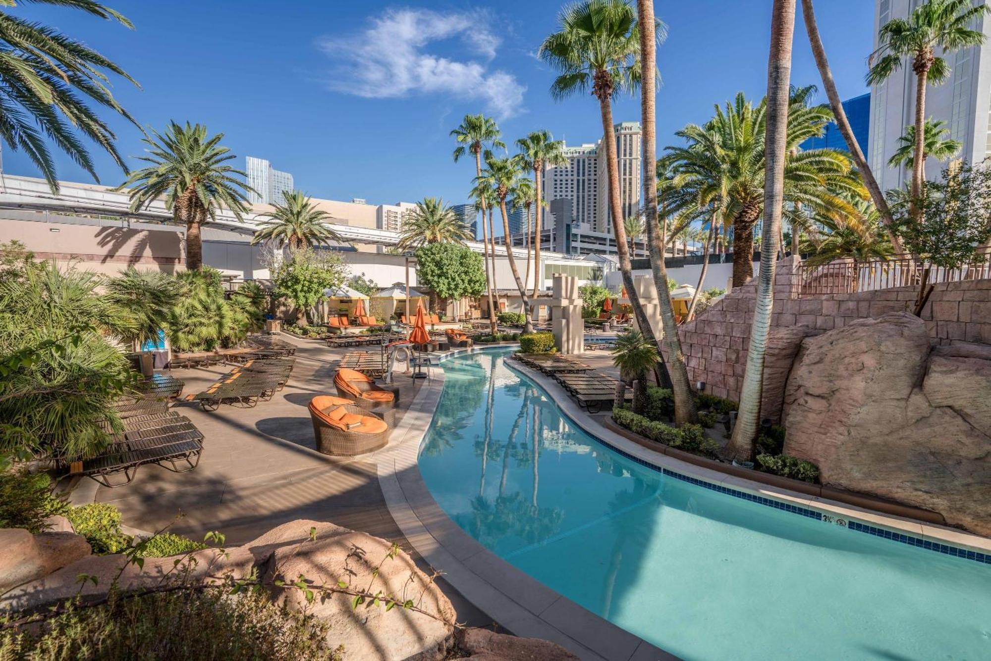 Lucky Gem Penthouse & Luxury Suites At Signature Resort, Balcony Strip View 1607 Las Vegas Exterior photo